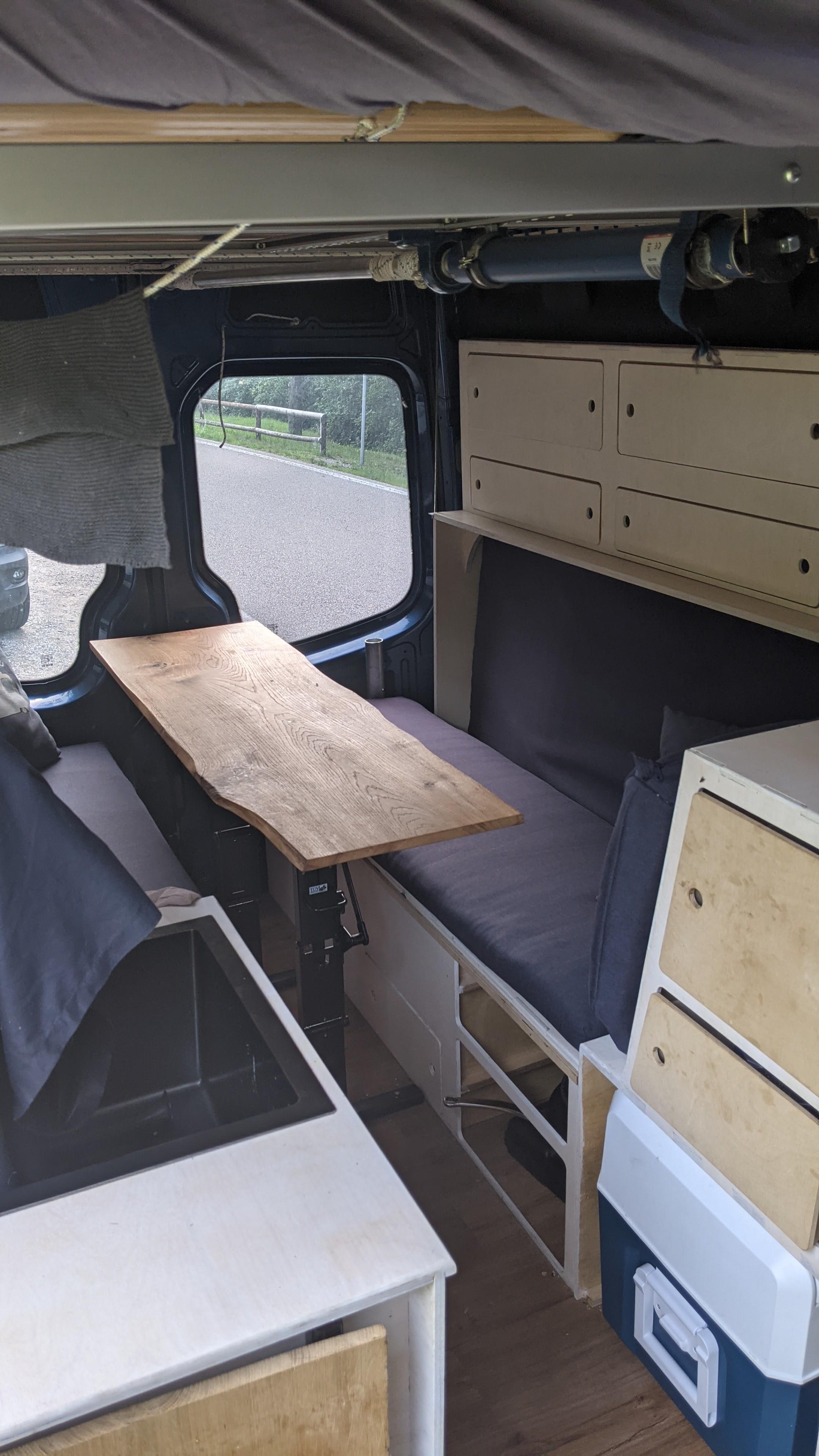 Blue Campingbus Video