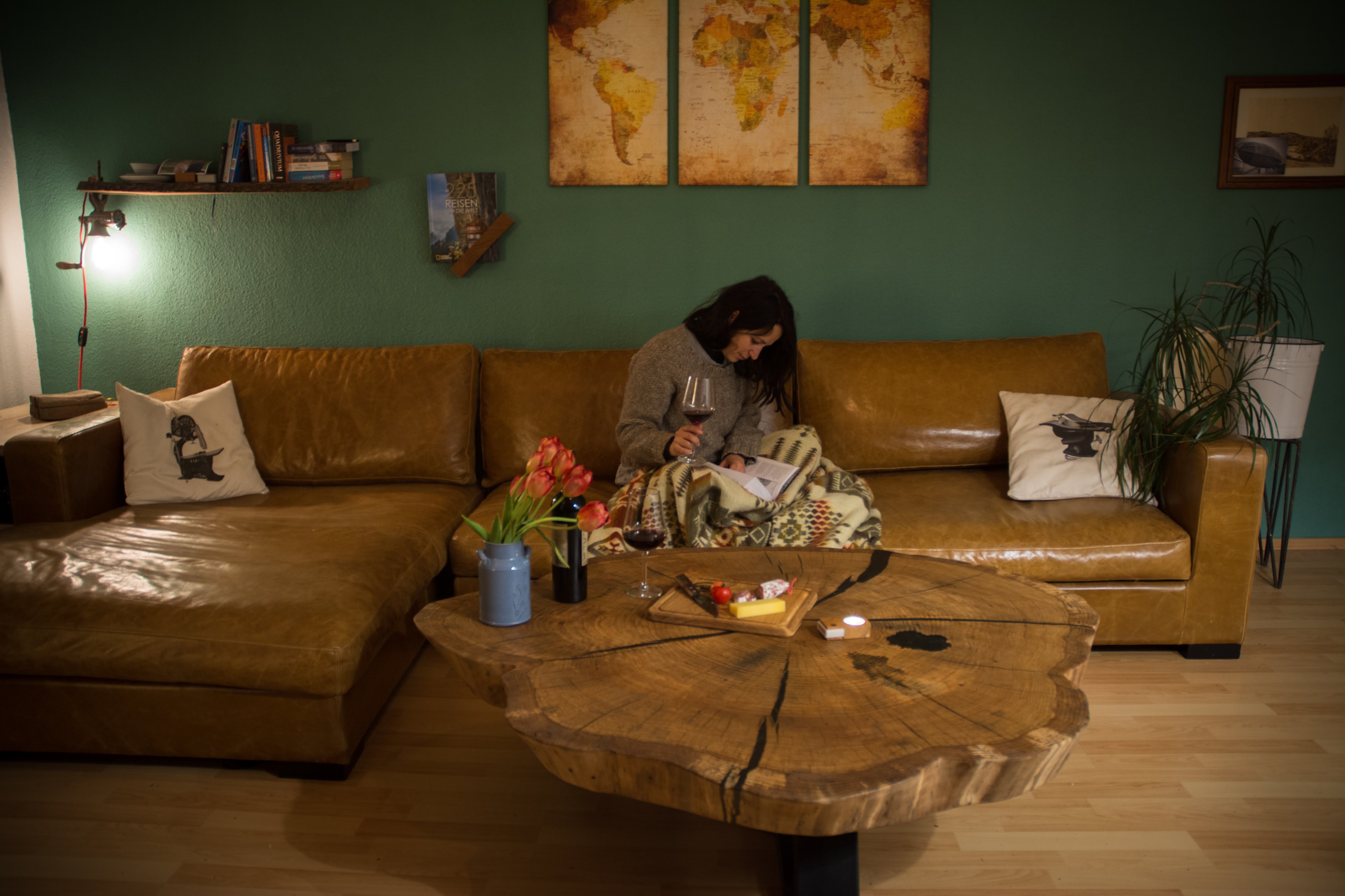 Eichenscheibe mit sichtbaren handwerklichen Details und restaurierten Bereichen