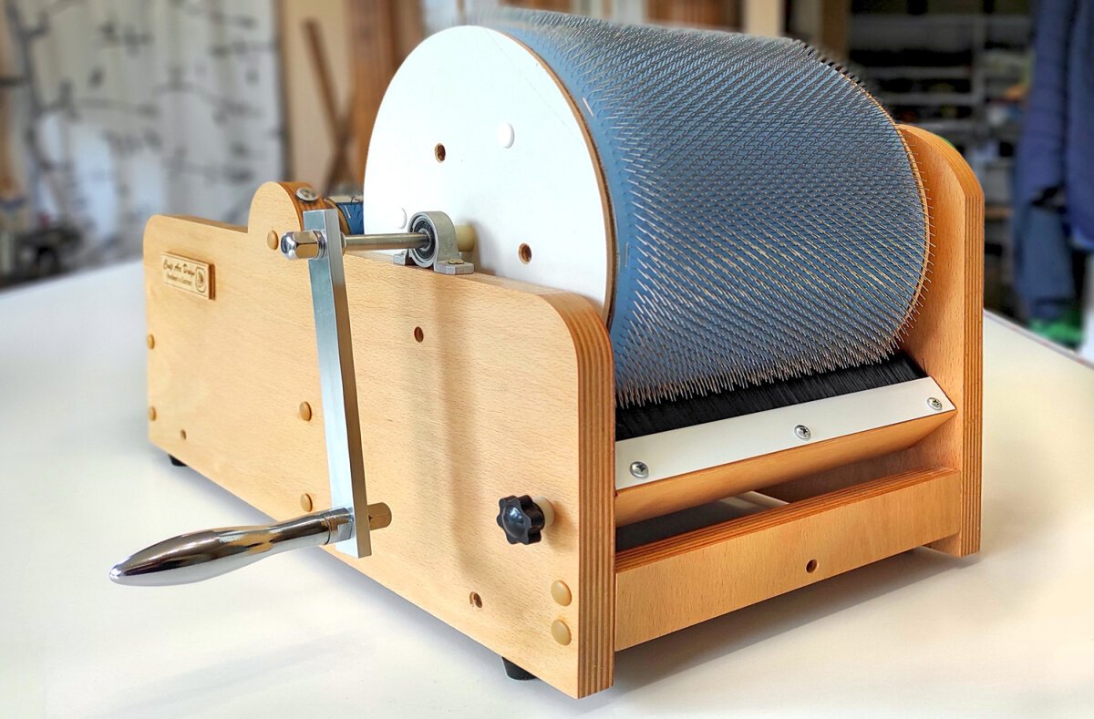 Detailansicht der Trommelkarde einer aus Multiplex gefertigten Kardiermaschine